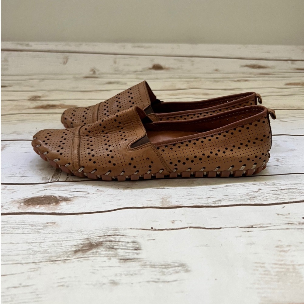 Spring Step Loafers Tan Perforated Leather Whipstitch Slip On 40